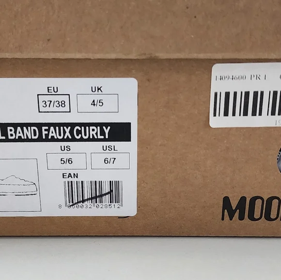 NWT Moon Boot Faux Fur Cozy Black Slippers US Size 6/7 Women - Picture 3 of 3